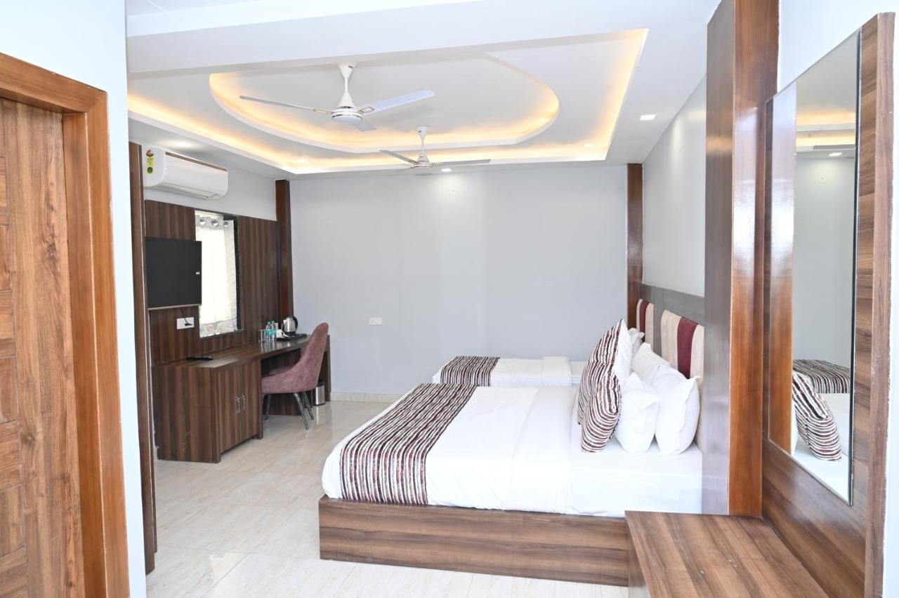 Hotel Vasdaa Grand Dehradun Exterior foto
