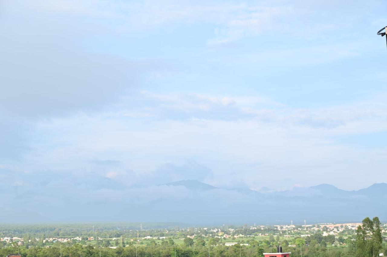 Hotel Vasdaa Grand Dehradun Exterior foto