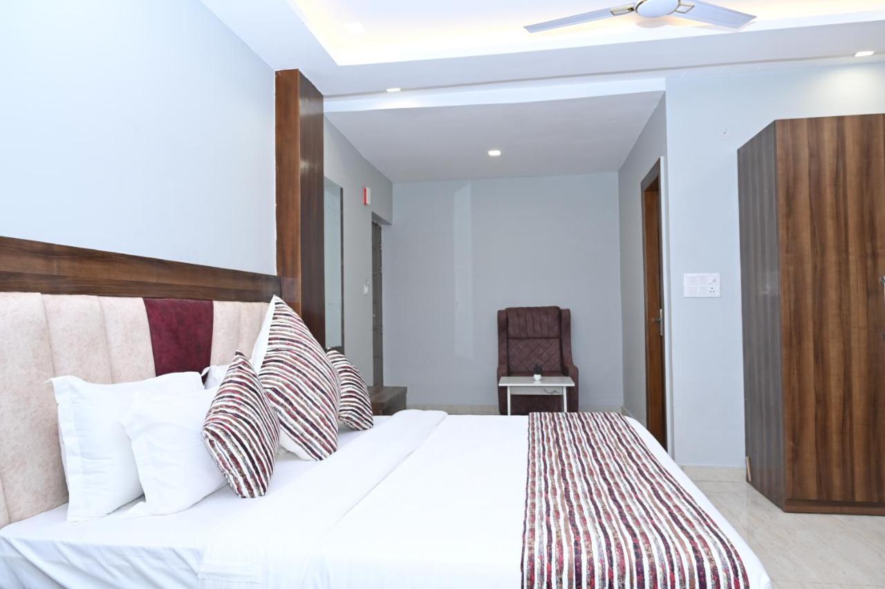 Hotel Vasdaa Grand Dehradun Exterior foto